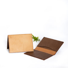 Load image into Gallery viewer, Full-grain Small Leather Wallet.