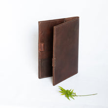 Load image into Gallery viewer, Full-grain Leather Small Portfolio.